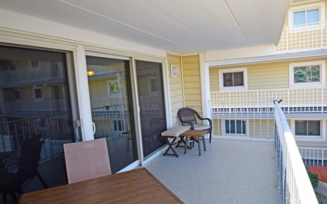 Thunder Island 112c 2 Bedroom Condo by RedAwning