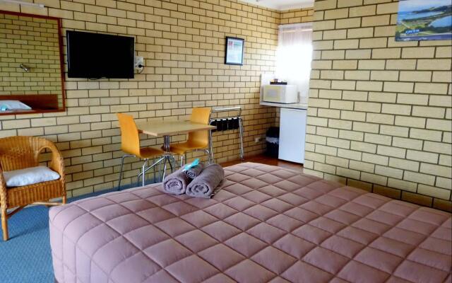 Coastal Comfort Motel