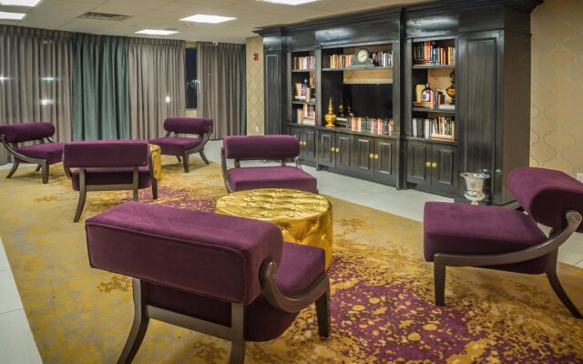 Crowne Plaza Saddle Brook by IHG