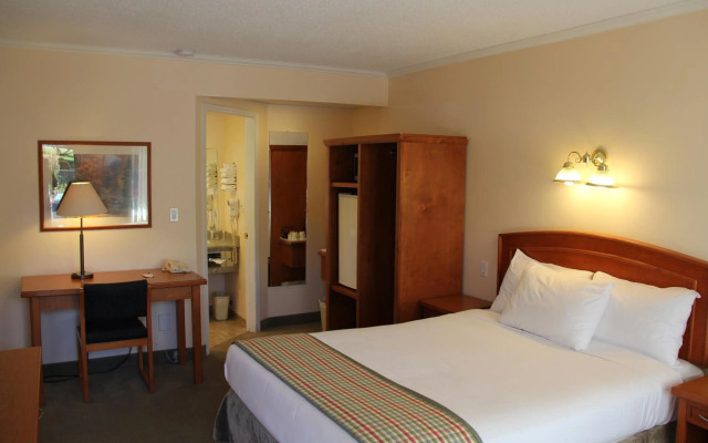 Travelodge by Wyndham Kamloops