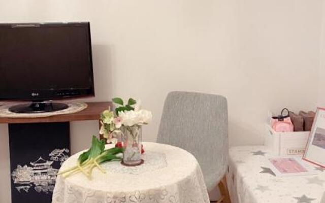 Hongik Uni Station Guest house#8