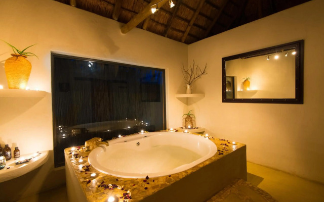 Tau Game Lodge