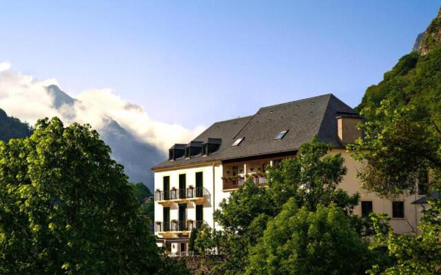 Logis Hôtel La Brèche De Roland