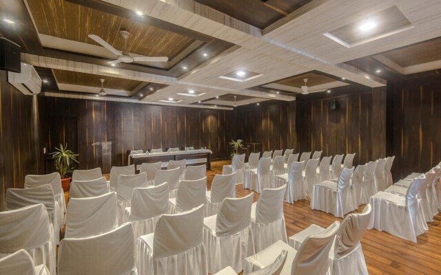 Hotel Sai Pratik, Newly Built up, Complimentary Shuttle To The Temple