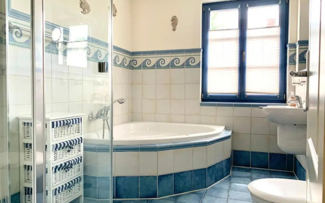 Neue Reihe 43 Villa Regulus OG