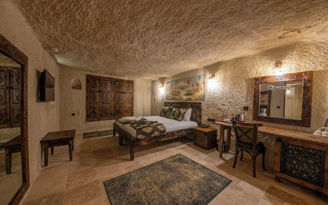 Capp Royal Cave Hotel