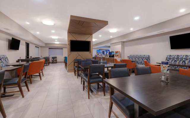 Holiday Inn Express & Suites Moab by IHG