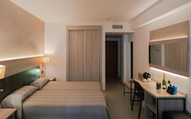 Port Fiesta Park Hotel