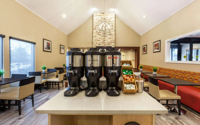 Hawthorn Suites by Wyndham Detroit Southfield