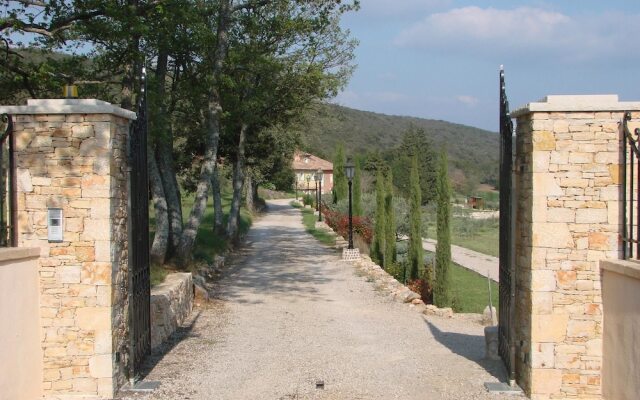 Villa With 2 Bedrooms in Saint-martin-de-pallières, With Wonderful Mou