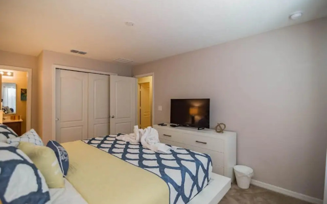 5133 Compass Bay