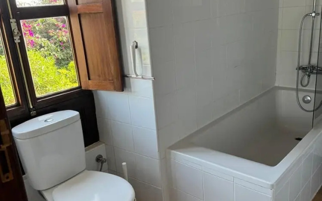 Oasis Hill Botanical Garden