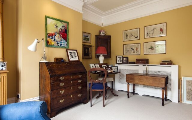 Magnificent Clapham Common Home close to Brixton