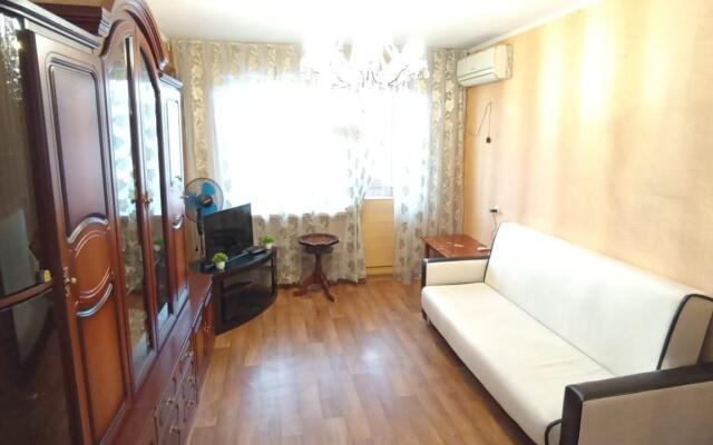 Погостим на улице Адоратского 6