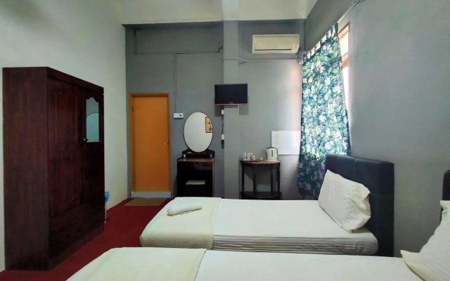 SPOT ON 89994 RZ Gold Hotel – Guest Rooms – Kuala Krai