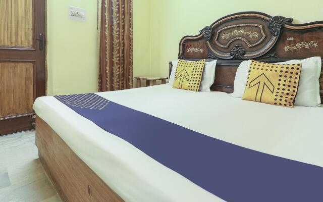 SPOT ON 75384 Hotel Star Inn