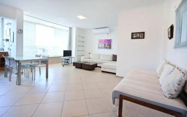 Sweet Sunny 1BR in Gush Halav by HolyGuest