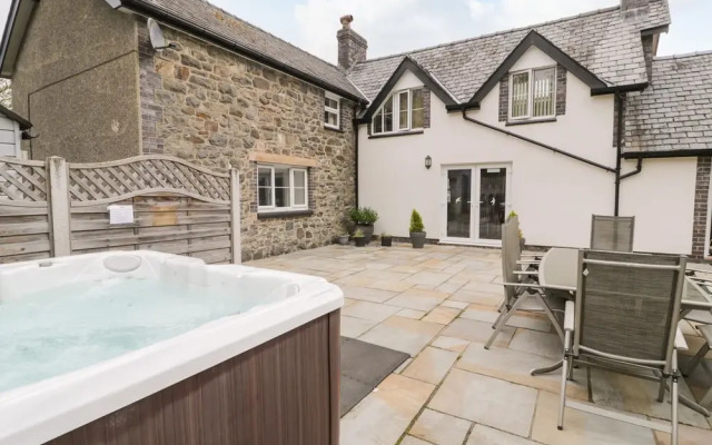 Parc Cottage