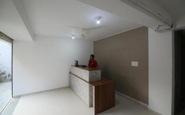 OYO 28285 Maruthi- Luxury Rooms