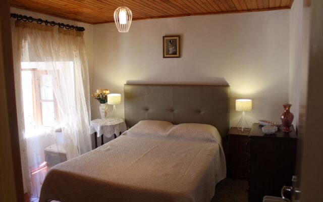 Casa Típica do Douro Vinhateiro, by Izibookings