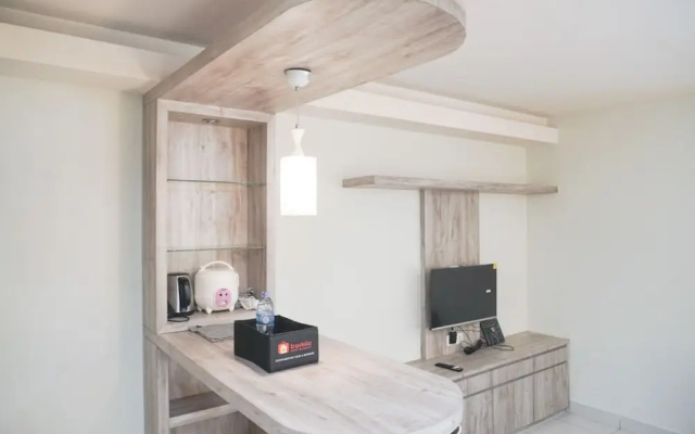 Comfort And Minimalist Studio At Amethyst Apartment