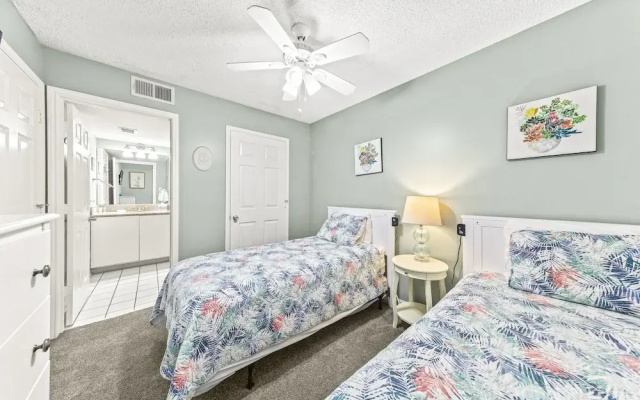 Tradewinds Condos by Hosteeva