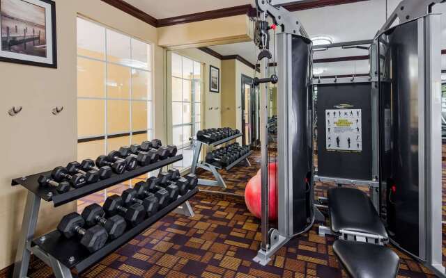 Best Western Plus Addison/Dallas Hotel