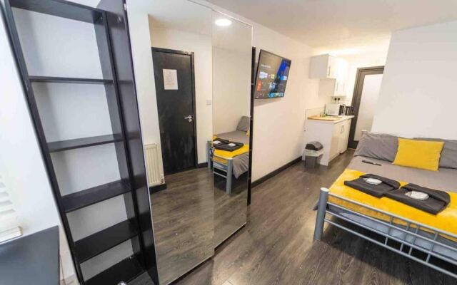 Cosy Ensuite Style Studio Close to University!