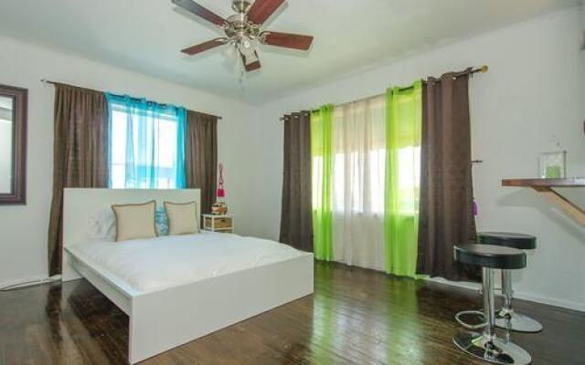 Entrada Playa Suites