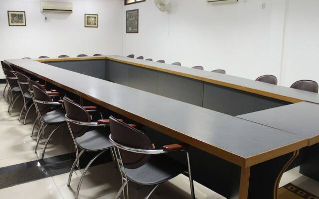 OYO 3585 near Galleria