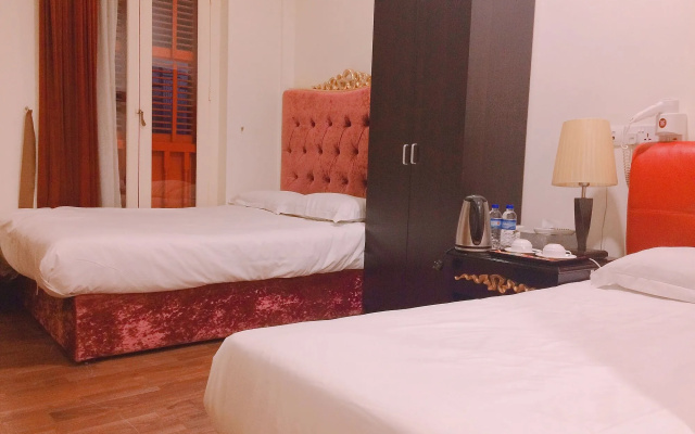 Rest Chinatown Hotel