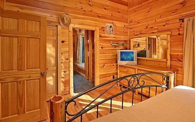 Hanky Panky 1 Bedroom Cabin