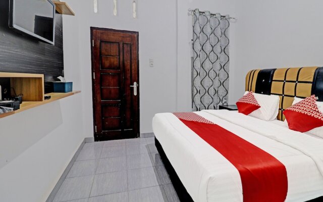 OYO 91203 Naufal Residence Syariah