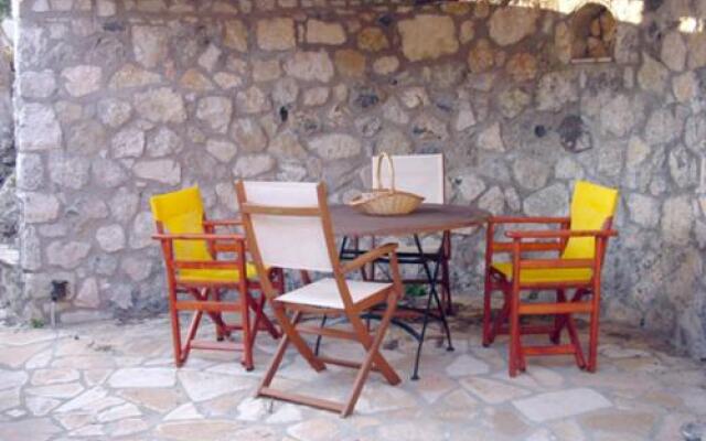 Menigos House 129