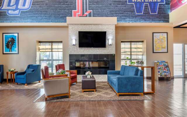 Comfort Suites University