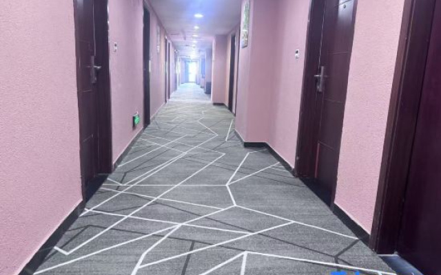 Urumqi Xing 8 Hotel (People's Hospital Branch)