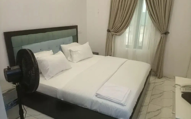 Tristar Hotel & Suites