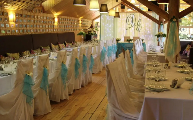 Romantic Country Club