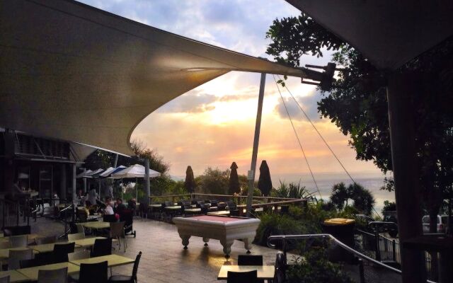 Stradbroke Island Beach Hotel