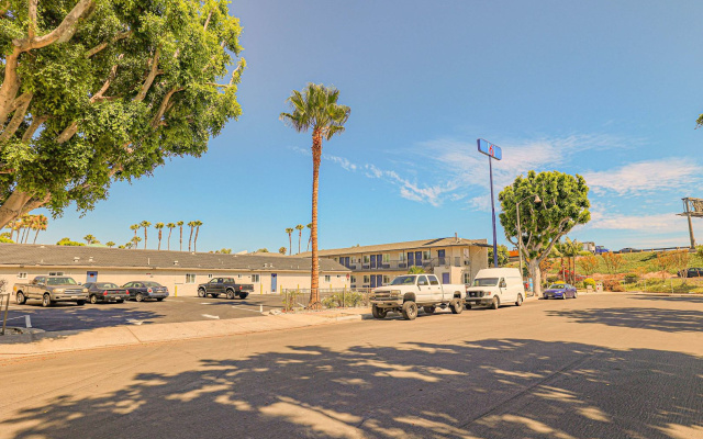 Motel 6 Tustin, CA – Orange County