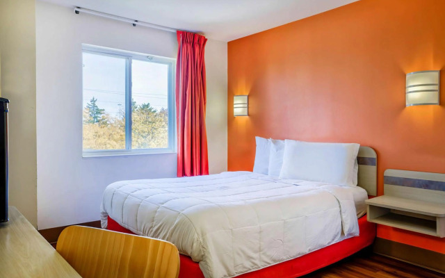 Motel 6 Burlington, ON - Toronto West - Oakville