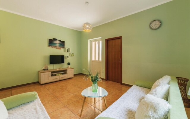 Nice Home in Liznjan With Wifi and 1 Bedrooms