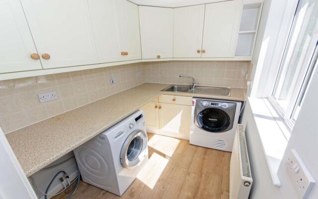 Ladywell Croyde 6 Bedrooms, Sleeps 12, Hot Tub