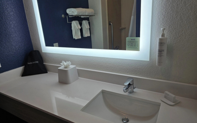 Spark by Hilton Selma