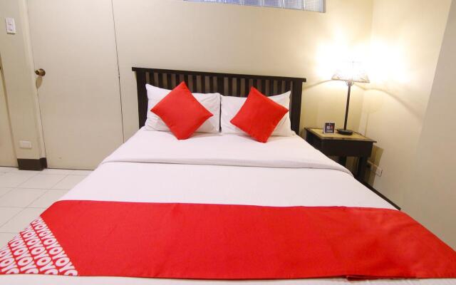 OYO 103 Artina Suites Hotel