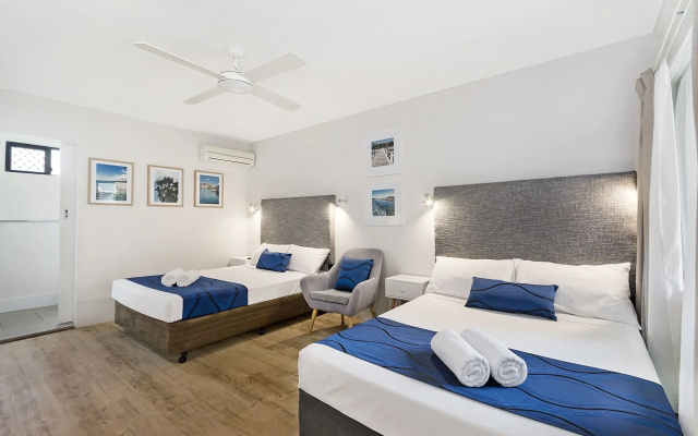 Beach House Motel