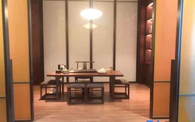 World Hotel (Linyi Pingyi )
