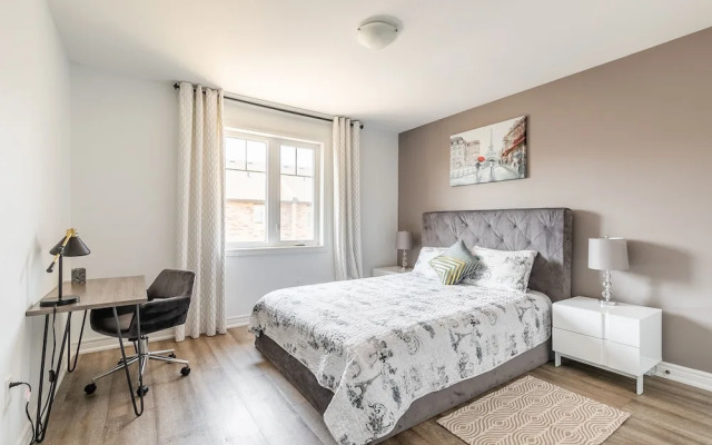 GLOBALSTAY. Modern Lake Ontario Townhomes