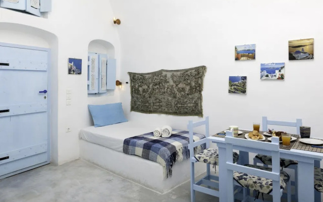 Black Rock Traditional Rooms