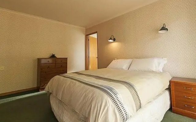 Tranquil Tipperary - Arrowtown Holiday Home